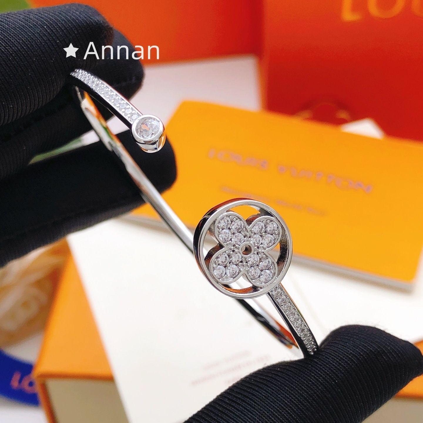 高級美品 状態良 新品 LV LOUIS VUITTON ルイヴィトン ブレスレット バングル リストバンド レディース 結婚式 卒業式 清楚 イベント 入学式