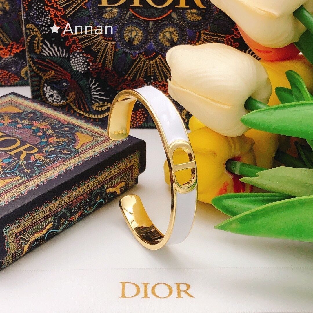 現行限定未使用に近い 新品 CHRISTIAN DIOR クリスチャン ディオール ブレスレット バングル リストバンド レディース 結婚式 卒業式 清楚 イベント 入学式