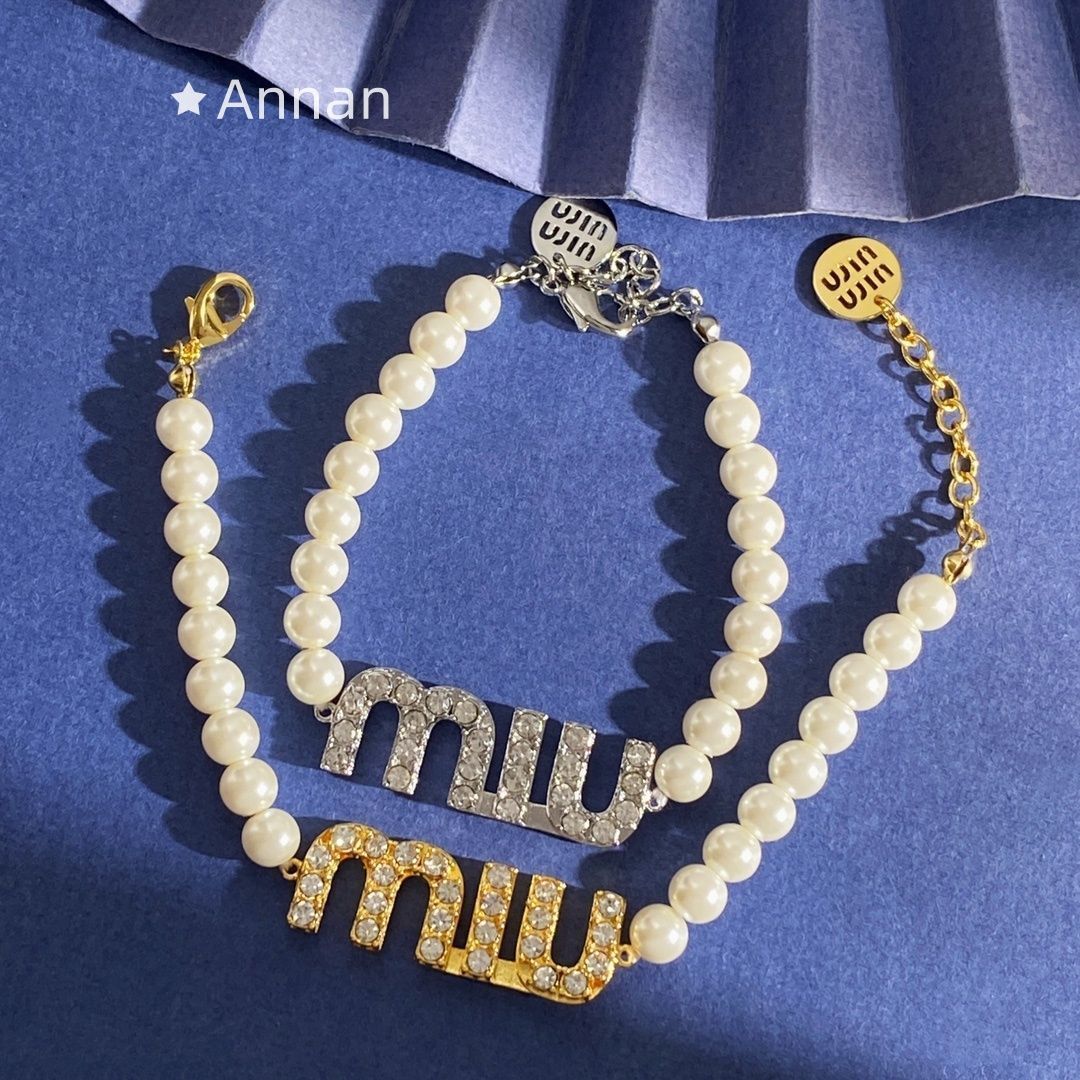 超美品値下げ 新品 MIUMIU ミュウミュウ ブレスレット バングル リストバンド レディース 結婚式 卒業式 清楚 イベント 入学式