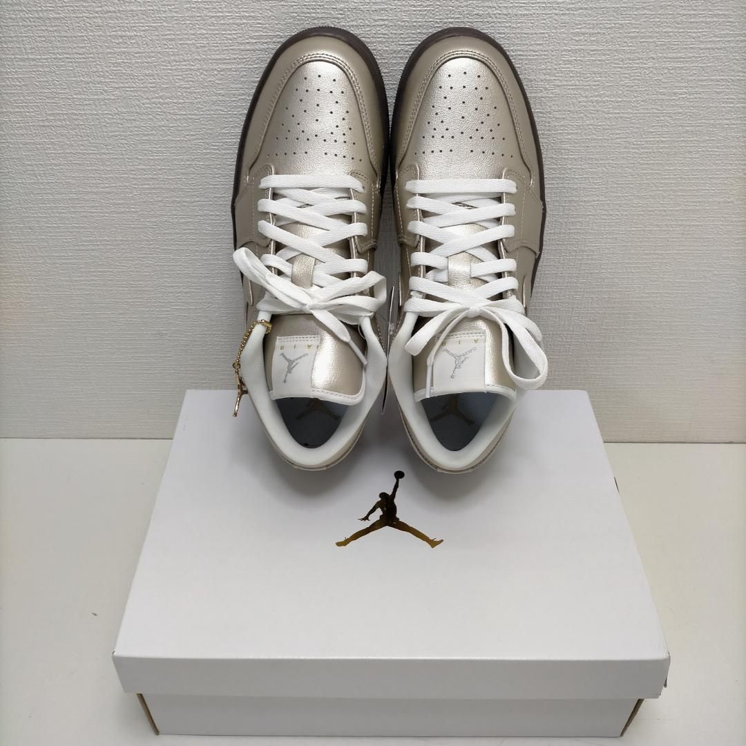 ☆送料無料☆新品・未使用☆ [ナイキ] エア ジョーダン 1 ロー SE W AIR JORDAN 1 LOW SE メタリックジンク/サミットホワイト HQ3529-099 （29㎝）88151-1-060T