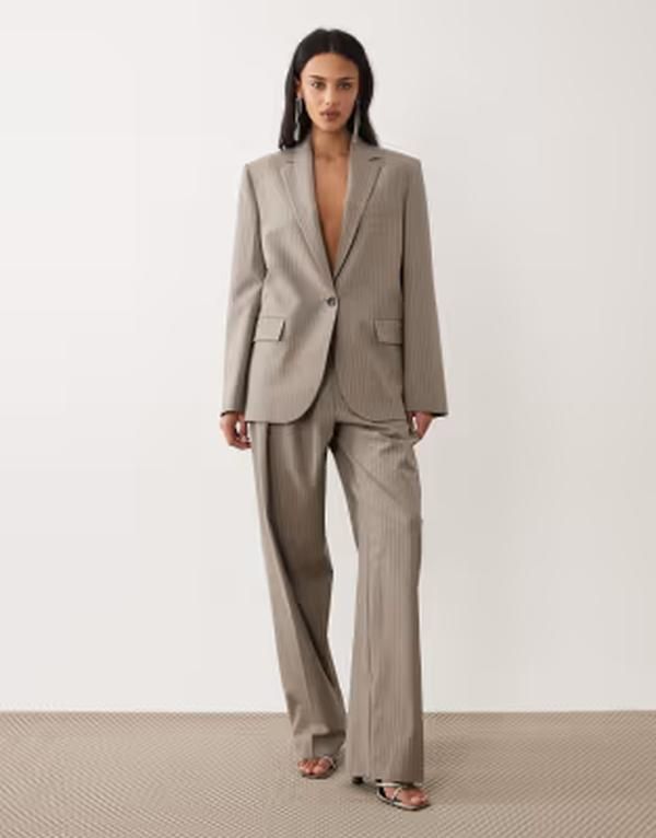 マンゴ レディース ボトムス カジュアルパンツ Mango Sol baggy tailored pants and blue stripe part of a set BEIGE ベージュ