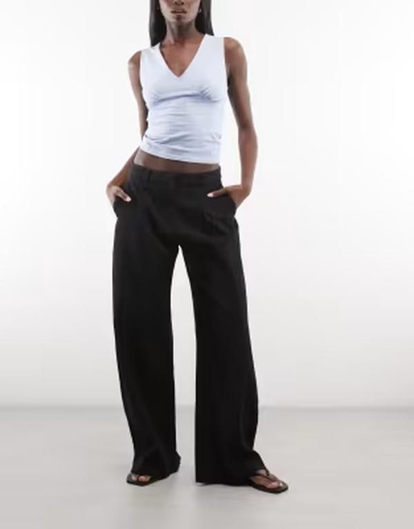 ウィークデイ レディース ボトムス カジュアルパンツ ワイドレッグ Weekday wide leg tailored pants in crinkle fabric in offblack Off