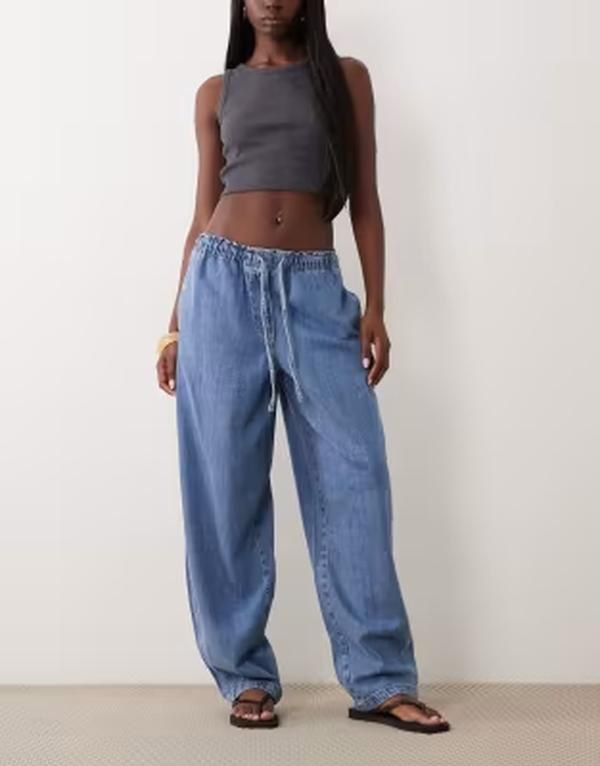 アルケット レディース ボトムス デニムパンツ ジーンズ ARKET pullon barrel shape soft denim jeans in light wash Lightwash blue