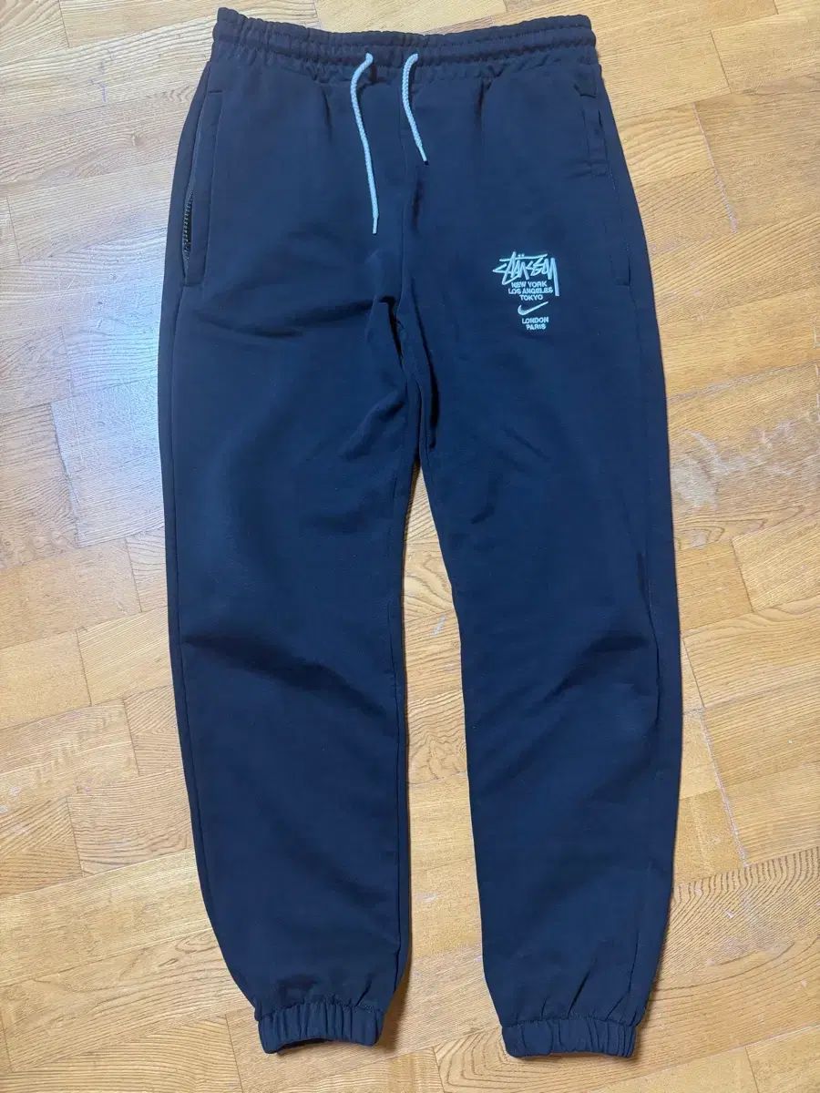 STUSSY NIKE コラボ ジョガーパンツ