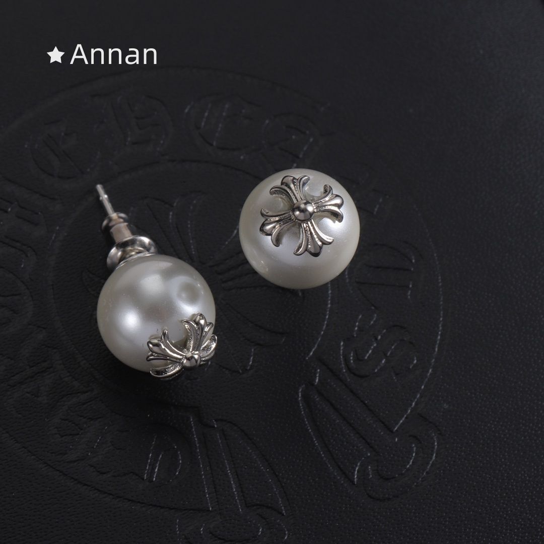 り*あ様 クロムハーツ ピアス　極美品　ポーチ付き 極美品 新品 CHROME HEARTS クロムハーツ ピアス レディース 結婚式