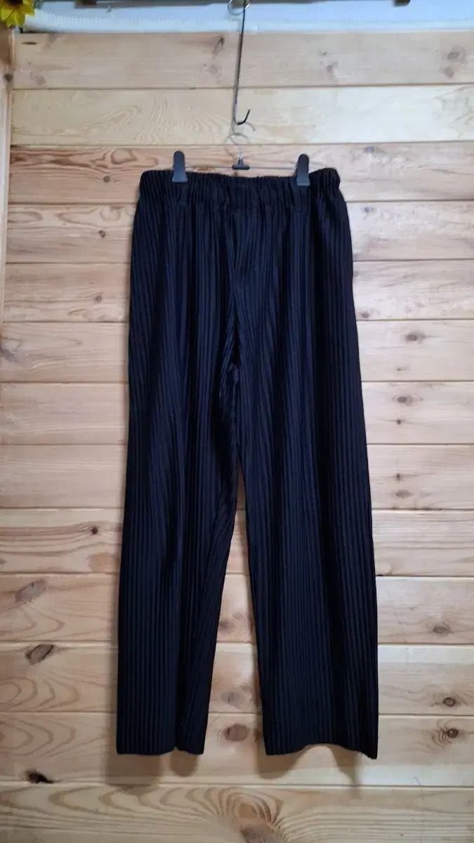 HOMME PLISSÉ ISSEY MIYAKE プリーツ パンツ