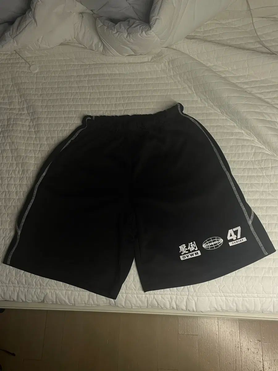 { M size } 圧倒 ハーフパンツ 限定モデル ほぼ新品