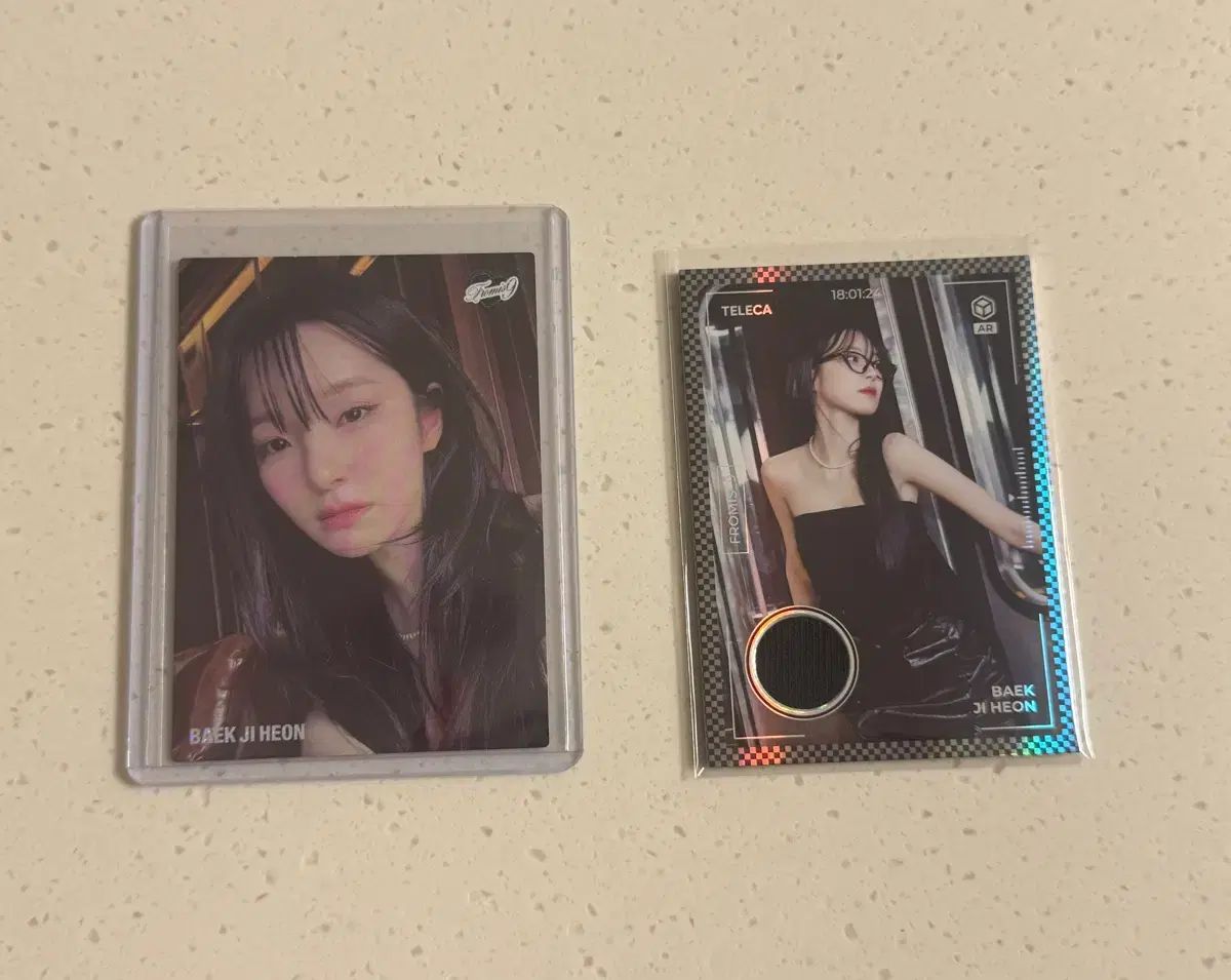 fromis_9 テリカフェ ペク・ジホン(BAEK JIHEON) セルフィー 99個限定 + 実際に着用 レリック カード