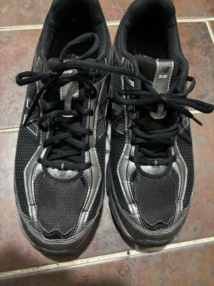 楽で軽いかわいいNew Balance 509 ブラック 280 ほぼ新品 9万円