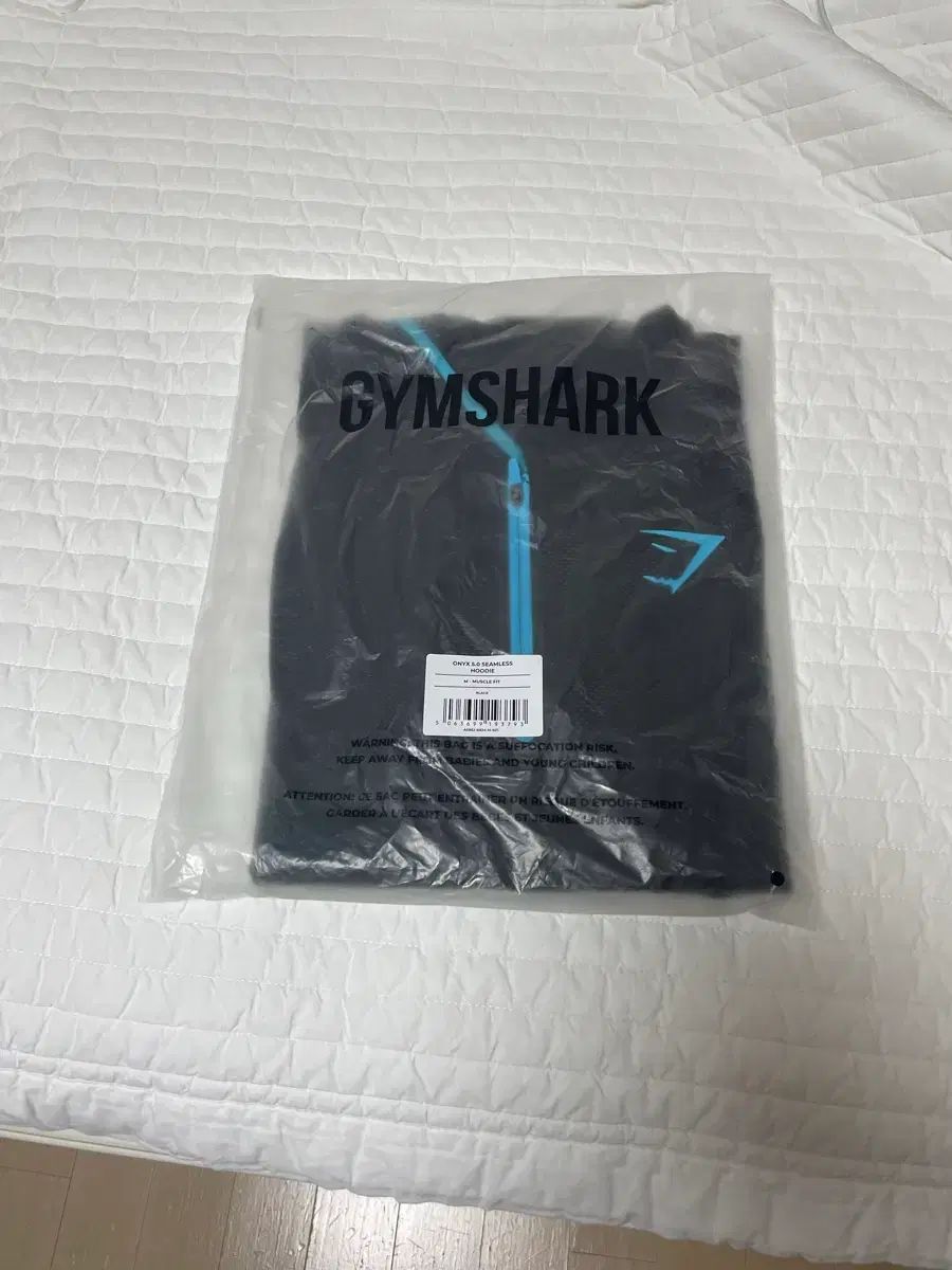 { 未開封 新品 } M size ジムシャーク フーディ フード gymshark