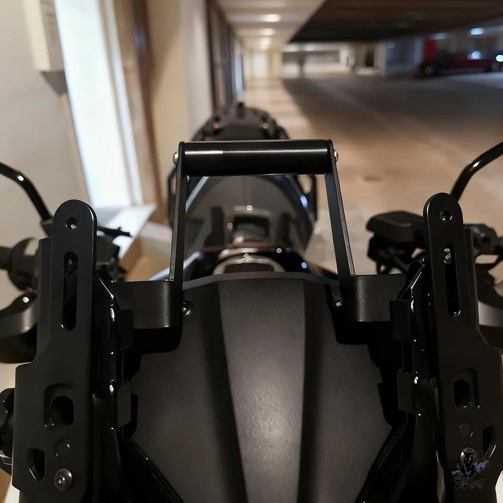Kawasaki Versys 1100 SE/LT 2025-2026 用 ナビゲーションサポートホルダー
