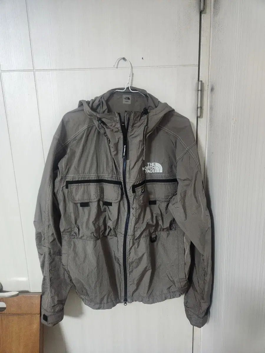 (kream/実際に着用3回) THE NORTH FACE ザノースフェイス ウィンドブレーカー 9,221円