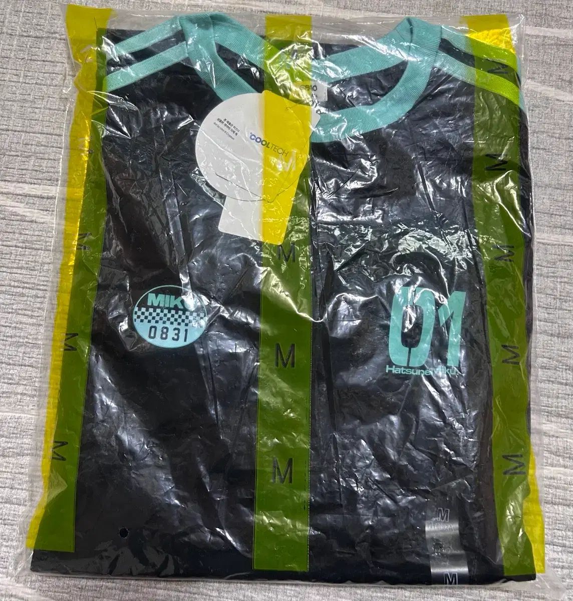 SPAO 初音ミク バイカラー 半袖Tシャツ M 未開封＋特典2種 出品