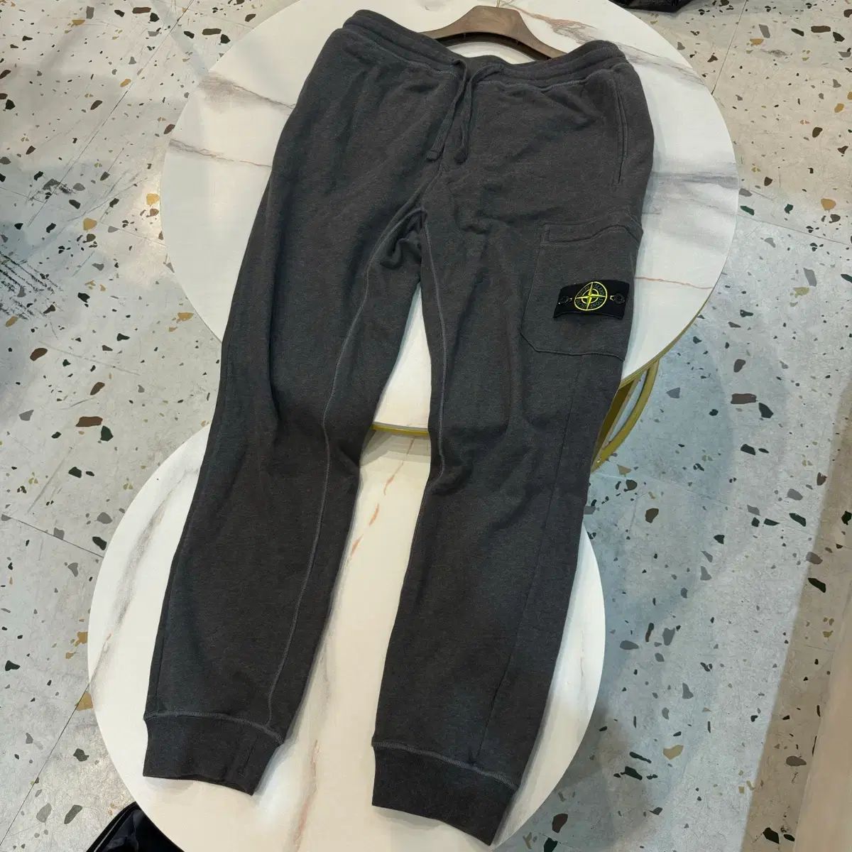 正規品/Lサイズ STONE ISLAND ストーンアイランド ジョガーパンツ チャコール