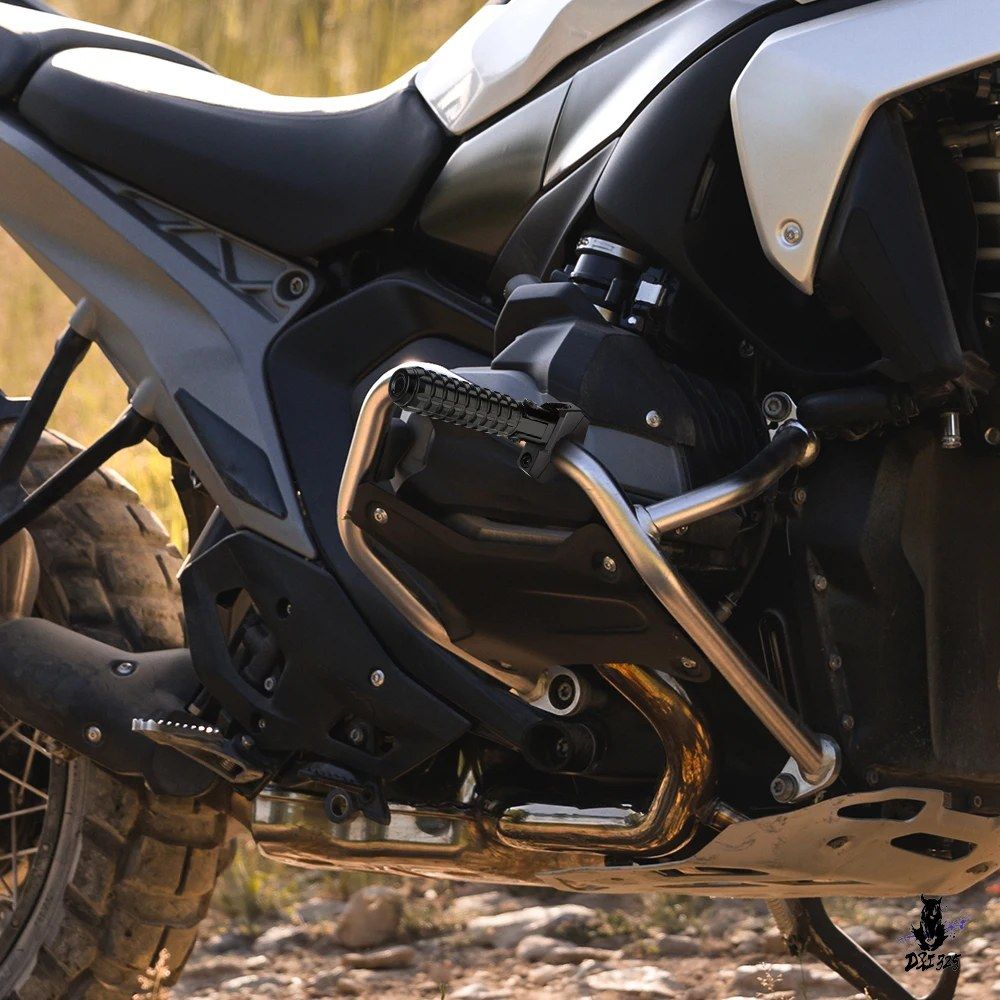 BMW R1200GS/R1250GS/R1300GS/F750GS/F850GS/F900M/S1000RR 用 ユニバーサルフットレスト