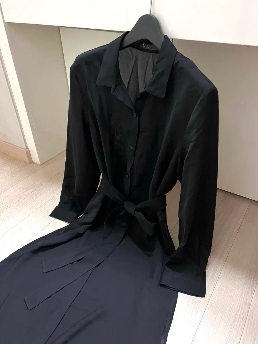 TASI NEW YORK シフォン ブラウス ロング丈 トレンチコート TASI ベルト シャツワンピース ブラック 黒
