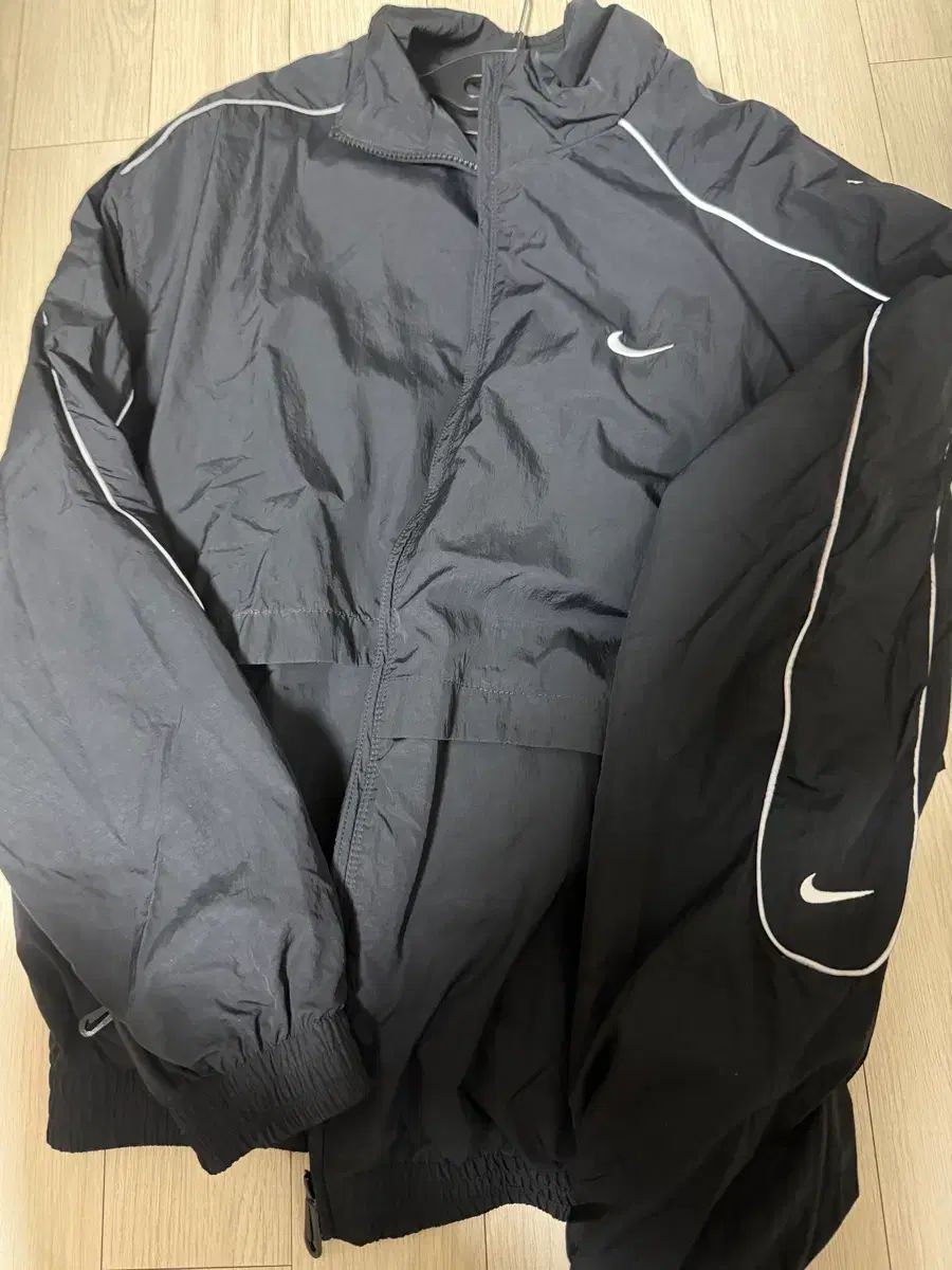 ナイキソロ スウッシュ セットアップ 28,512円