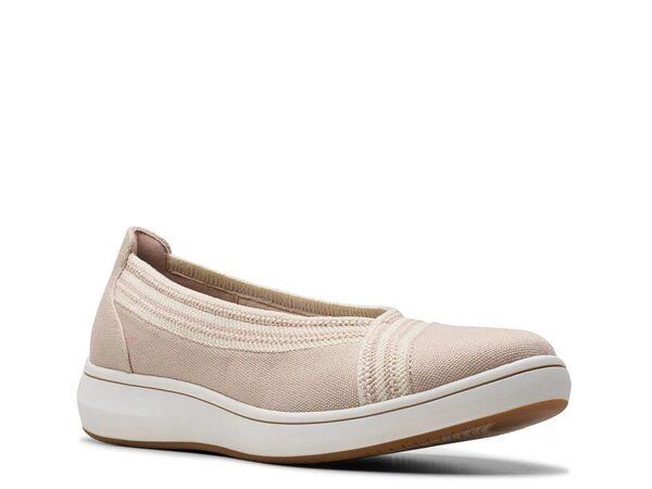 クラークス レディース シューズ スリッポン・ローファー Clarks Cloudsteppers Breeze Sky Air SlipOn Sand サンド