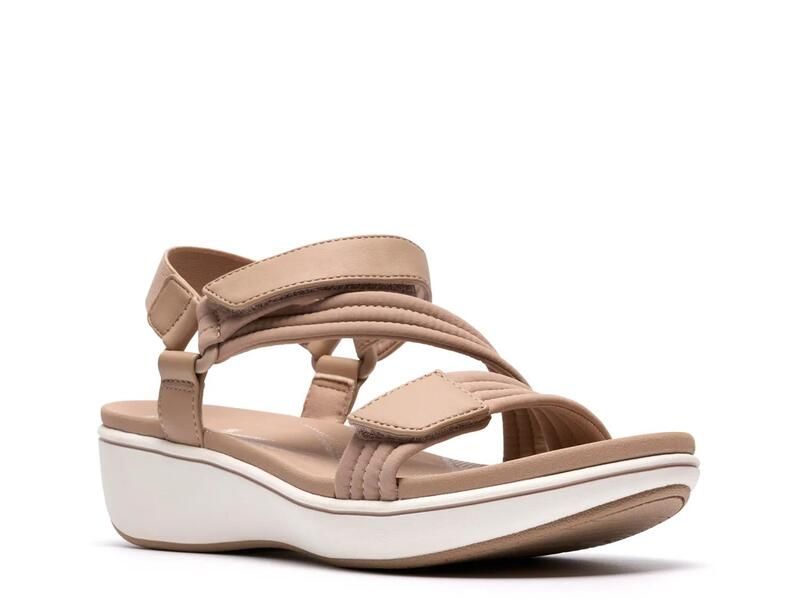 クラークス レディース シューズ サンダル Clarks Cloudsteppers Breezerae Sun Wedge Sandal Sand サンド