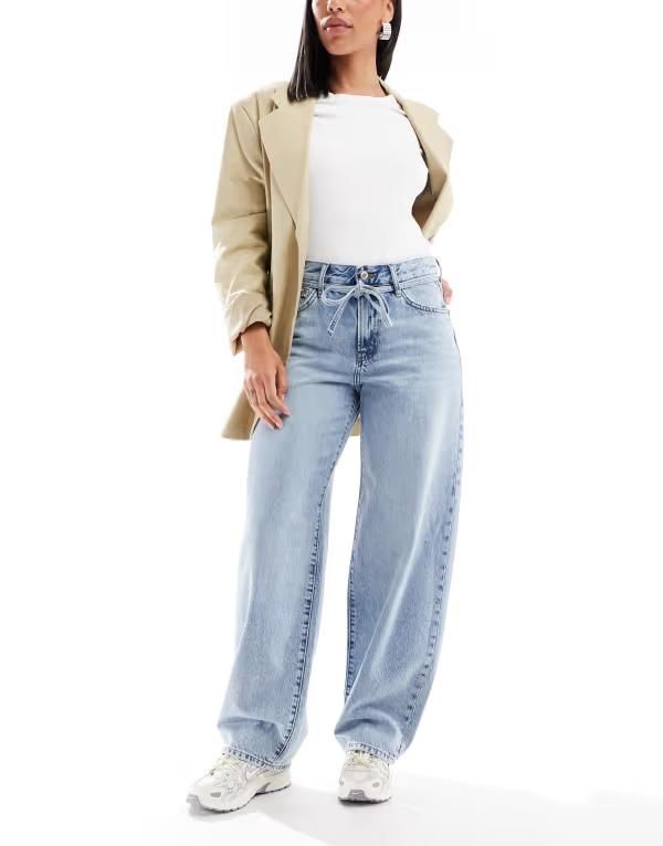 オンリー レディース ボトムス デニムパンツ ストレート ジーンズ ONLY Gianna tie waist straight leg jeans in light Light Blue Denim