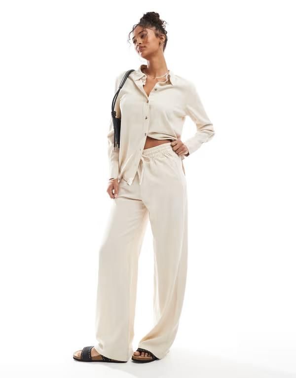 ジェイディーワイ レディース ボトムス カジュアルパンツ ワイドレッグ リネン JDY wide leg linen mix pants in stone part of a set Oatmeal