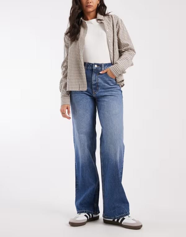 エイソス レディース ボトムス デニムパンツ ワイドレッグ ジーンズ ASOS DESIGN wide leg dad jeans in mid blue Circular Design Collec