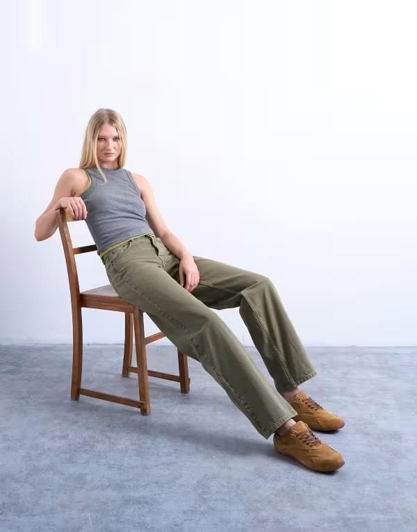 トップショップ レディース ボトムス デニムパンツ ストレート ローライズ ジーンズ Topshop Ember low rise straight leg jeans Khaki カーキ