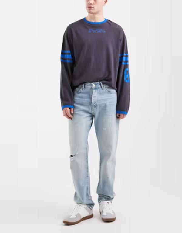 オンリーアンドサンズ メンズ ボトムス デニムパンツ ジーンズ ONLY SONS Edge straight fit jeans in distressed light blue denim Lig