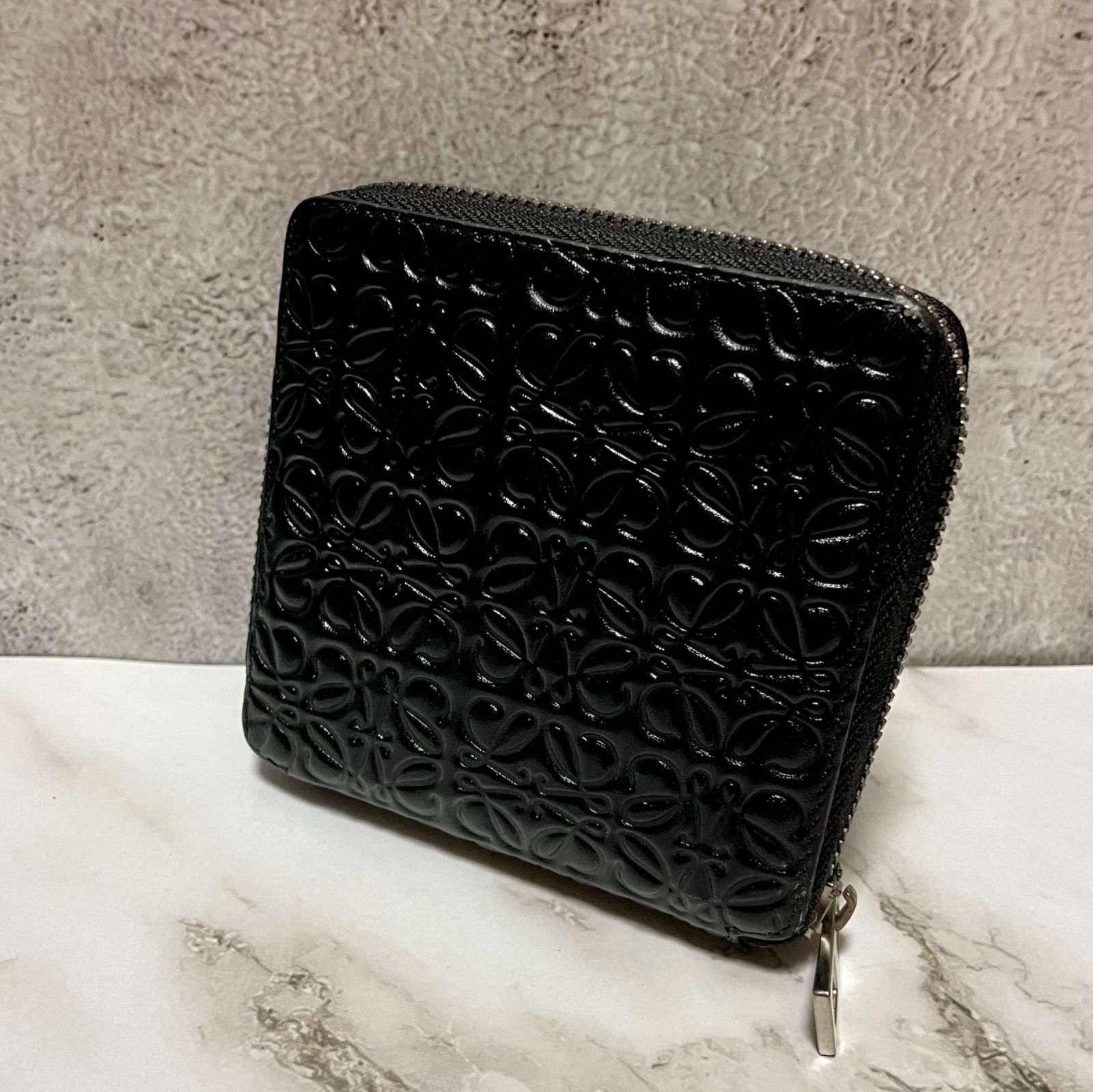 611 LOEWE アナグラム レザー ラウンドファスナー - メルカリ