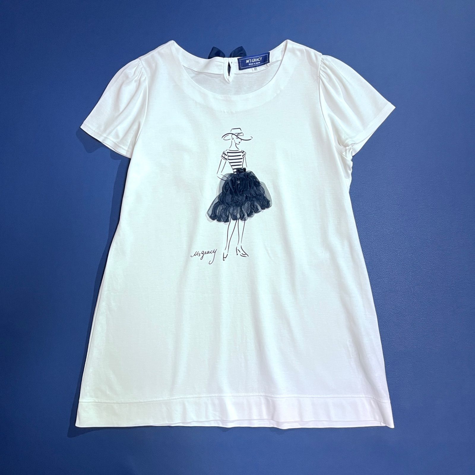 kT89 M'S GRACY バックリボン Tシャツ カットソー 半袖 絵 立体 刺繍