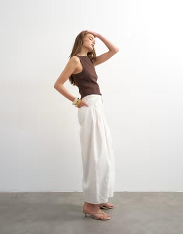 トップショップ レディース ボトムス デニムパンツ ジーンズ Topshop Cocoon mid rise barreleg jeans in bone