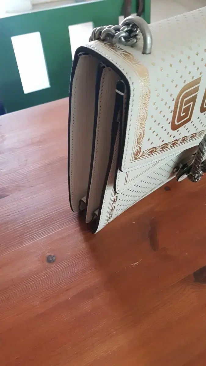 グッチディオニュソス
