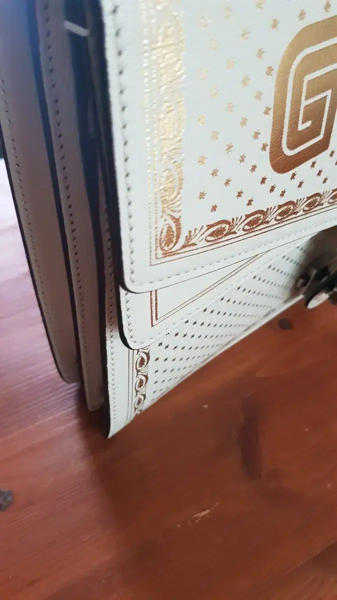 グッチディオニュソス