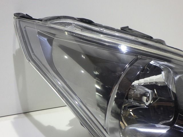 ワゴンR 右ヘッドライト HID MH23S リミテッド 100-59193 B 35310
