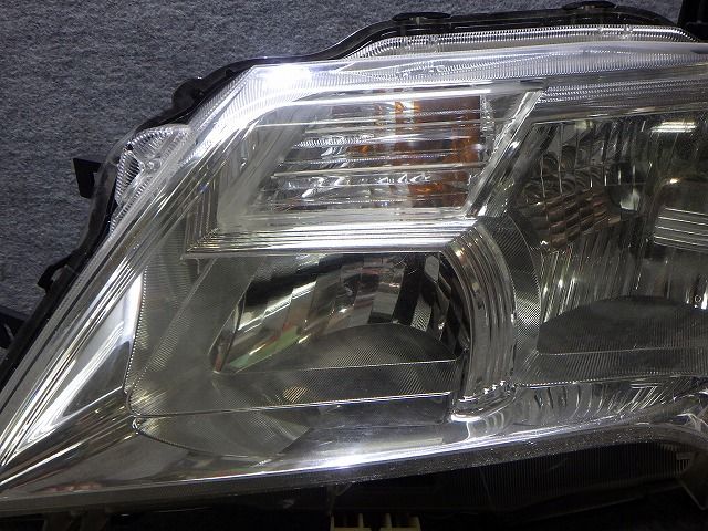 セレナ ヘッドライト左右 HID キセノン C26 FNC26 前期 100-23097 B