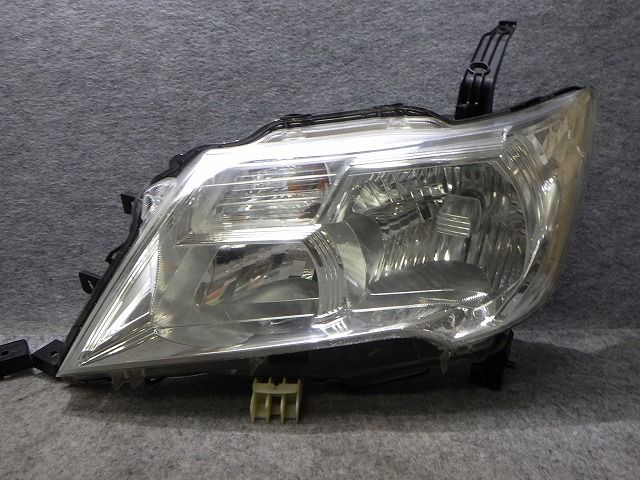 セレナ ヘッドライト左右 HID キセノン C26 FNC26 前期 100-23097 B