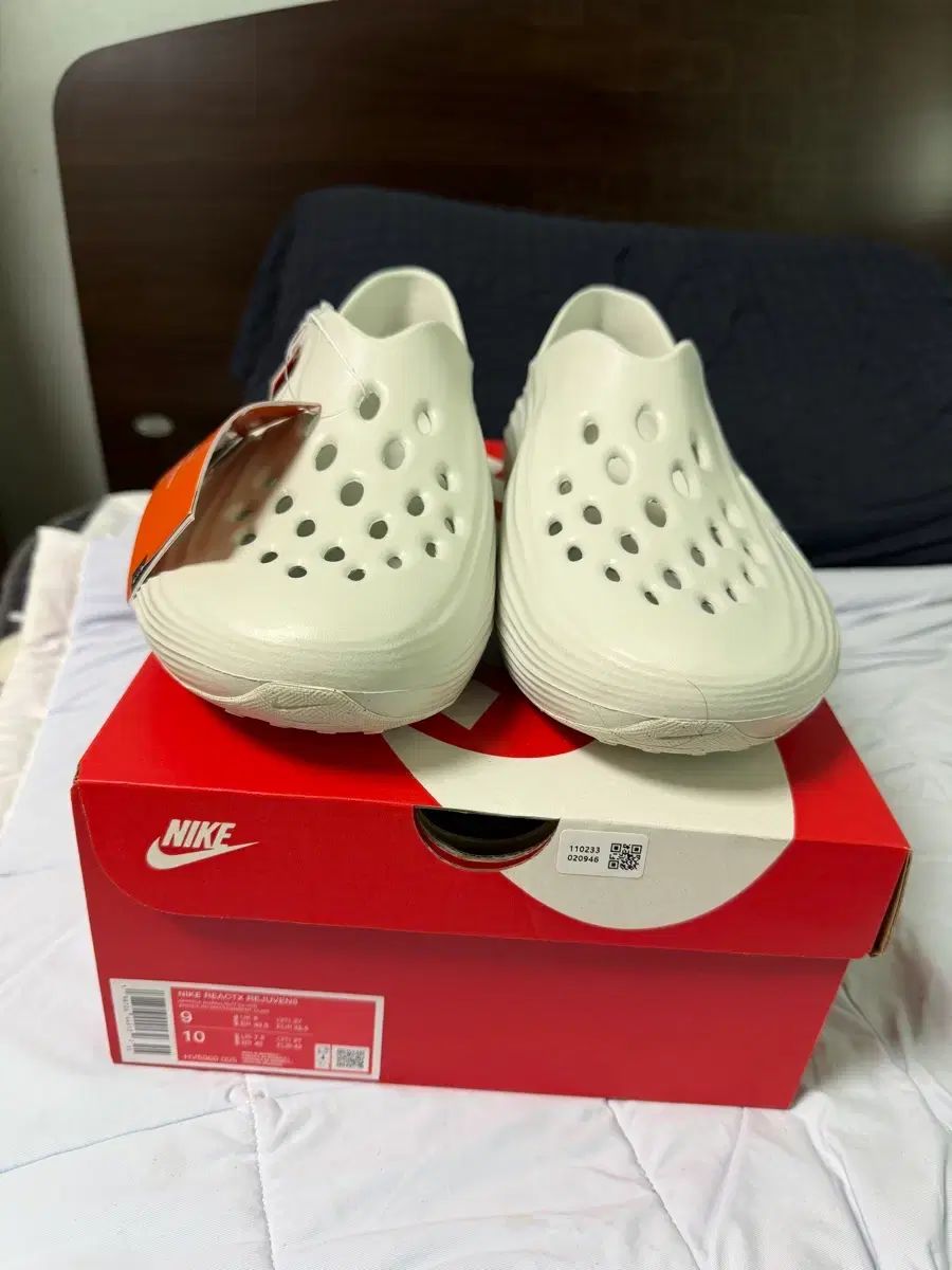 NIKE ナイキ リアクトXリアジュベネイト ライト シルバー 270サイズ 新品 商品 出品