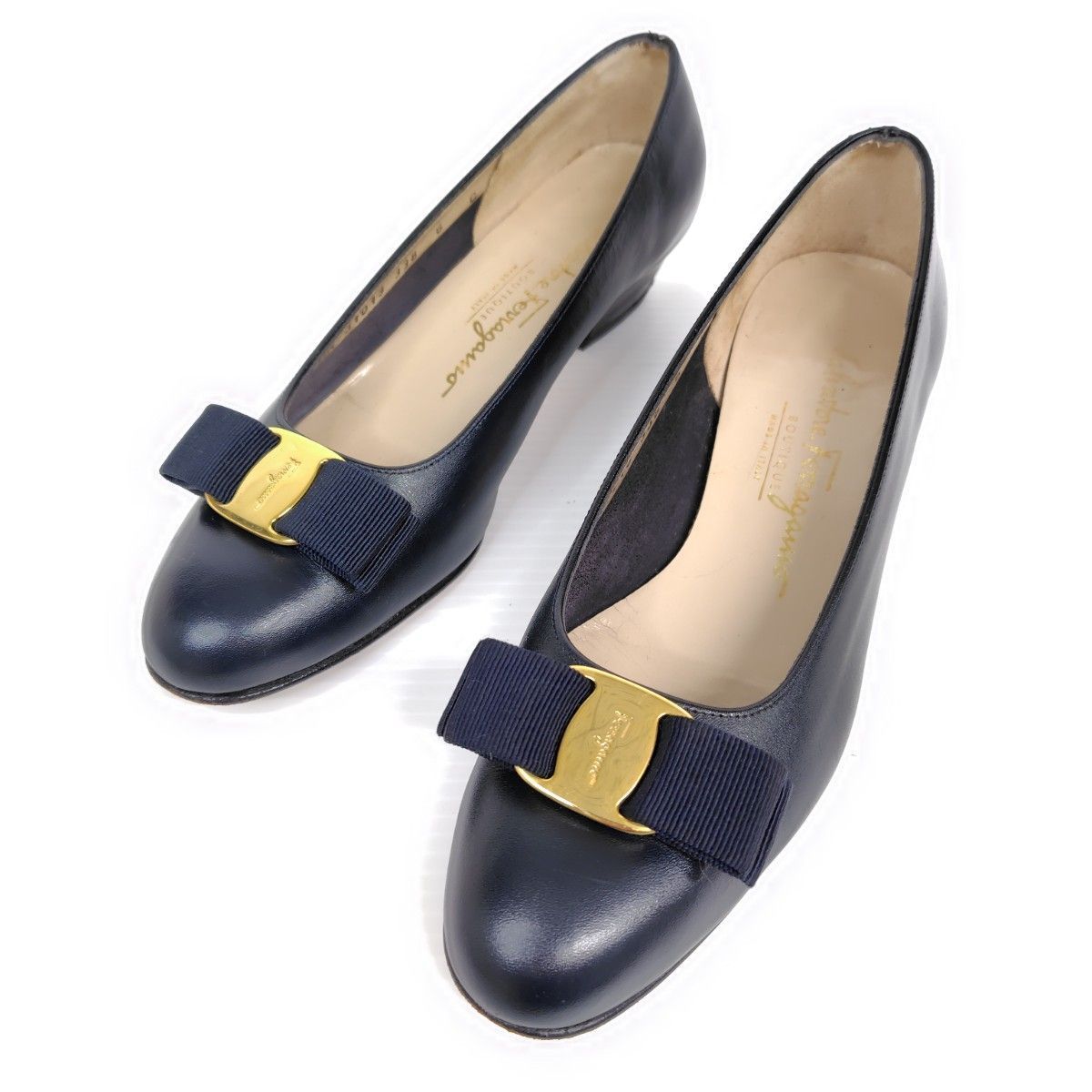 ★使用感少なめ美品★Salvatore Ferragamo フェラガモ パンプス 6C ヴァラ ローファー ネイビー 3460