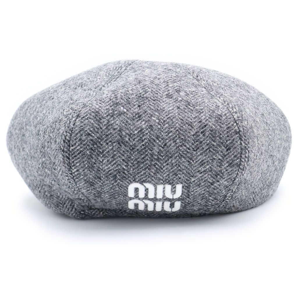 miumiu ウール シェブロン ベレー miumiu (ミュウミュウ) Logo Chevron Wool Beret フロントロゴ