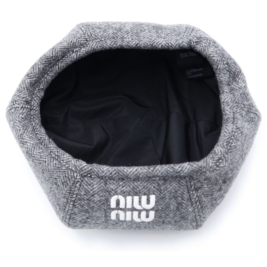miumiu (ミュウミュウ) Logo Chevron Wool Beret フロントロゴ