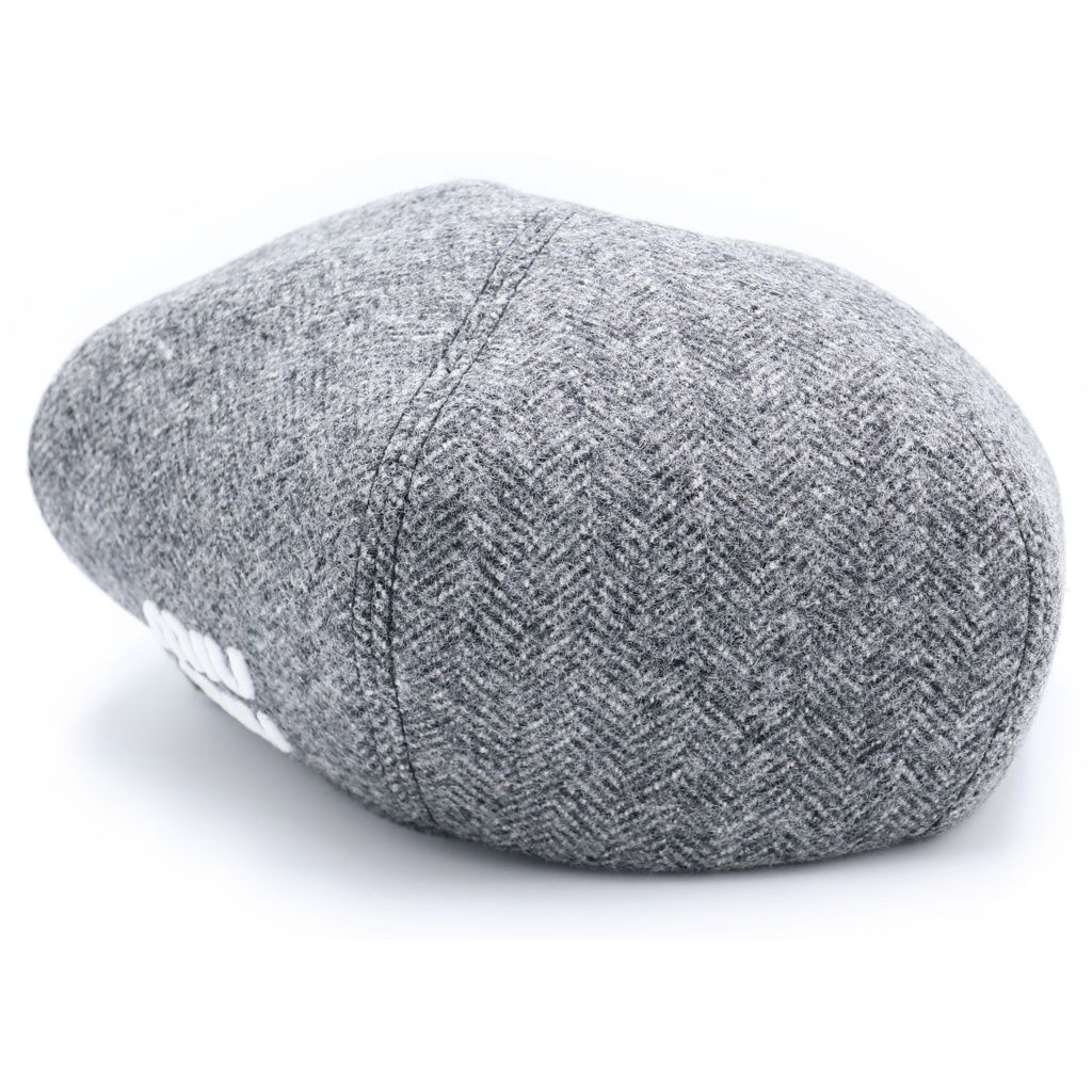 miumiu ウール シェブロン ベレー miumiu (ミュウミュウ) Logo Chevron Wool Beret フロントロゴ