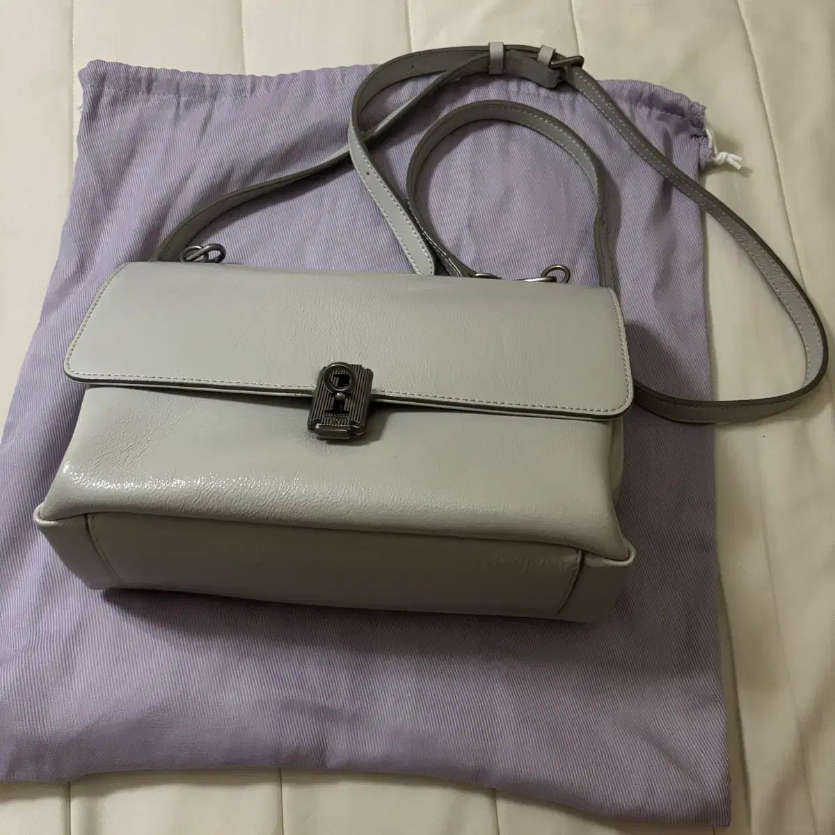 vunque バゲットバッグ スモール ライトグレー ショルダーバッグ