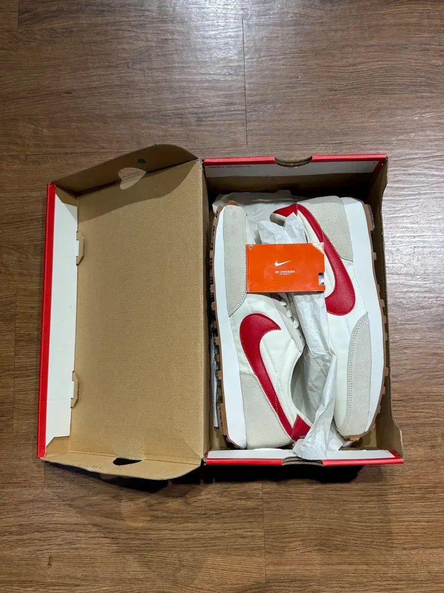 (新品) NIKE デイブレイク 紅白 275 ゾンビキックス 付属