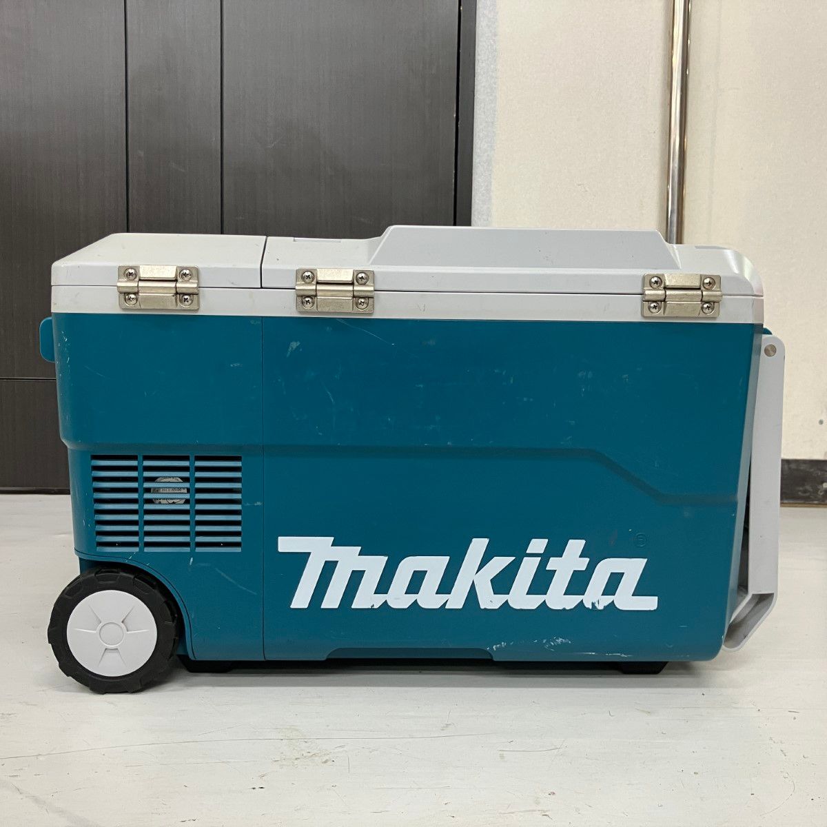 MAKITA マキタ 18v 20L 充電式保冷温庫 アダプタ付 ※バッテリー、充電