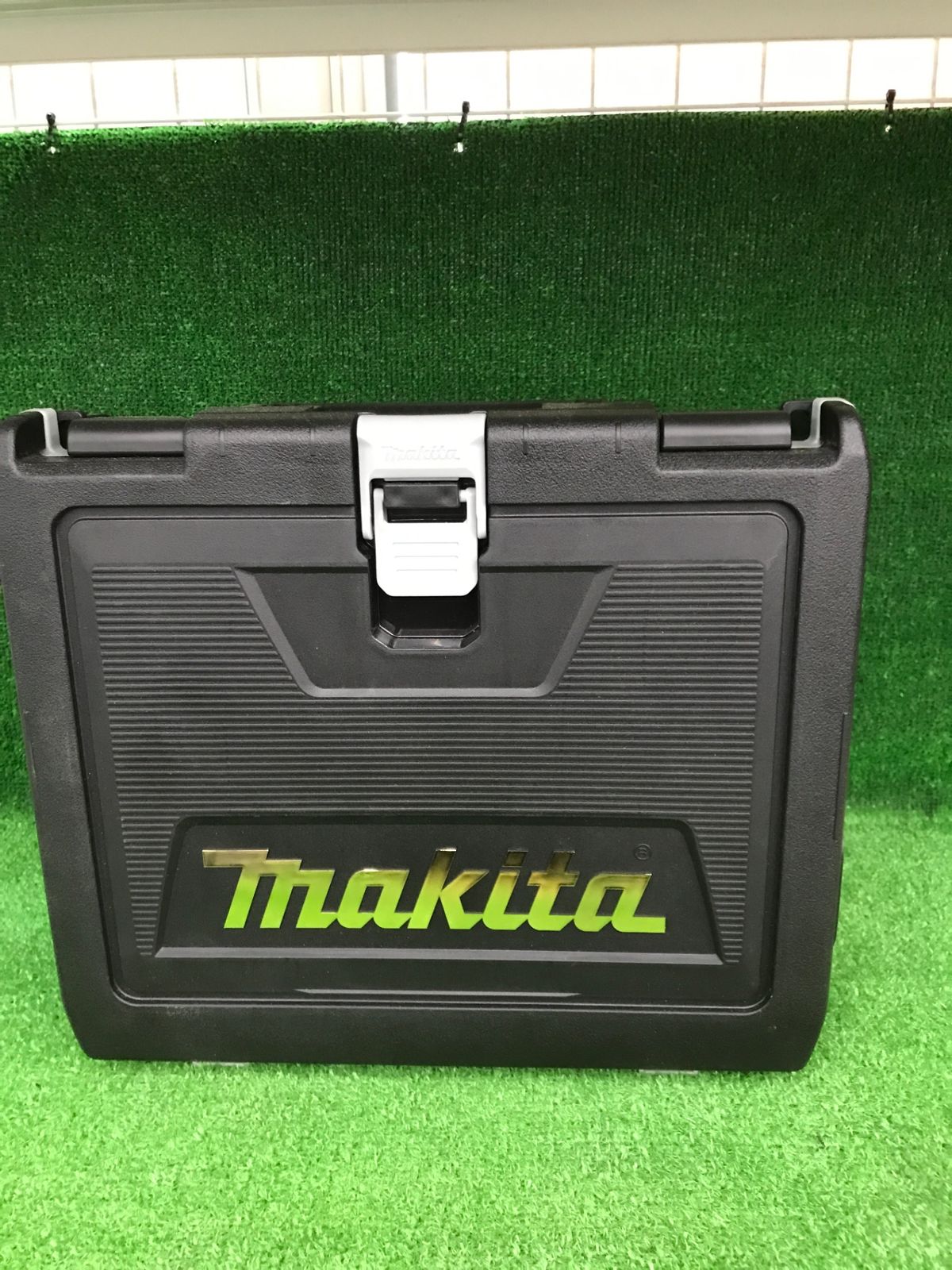 【未使用品】【0906】★makita(マキタ) 18v充電式インパクトドライバ LXT20周年モデル プレミアムグレージュ(フルセット) TD173DGXPG　ITZFJD03UHBS