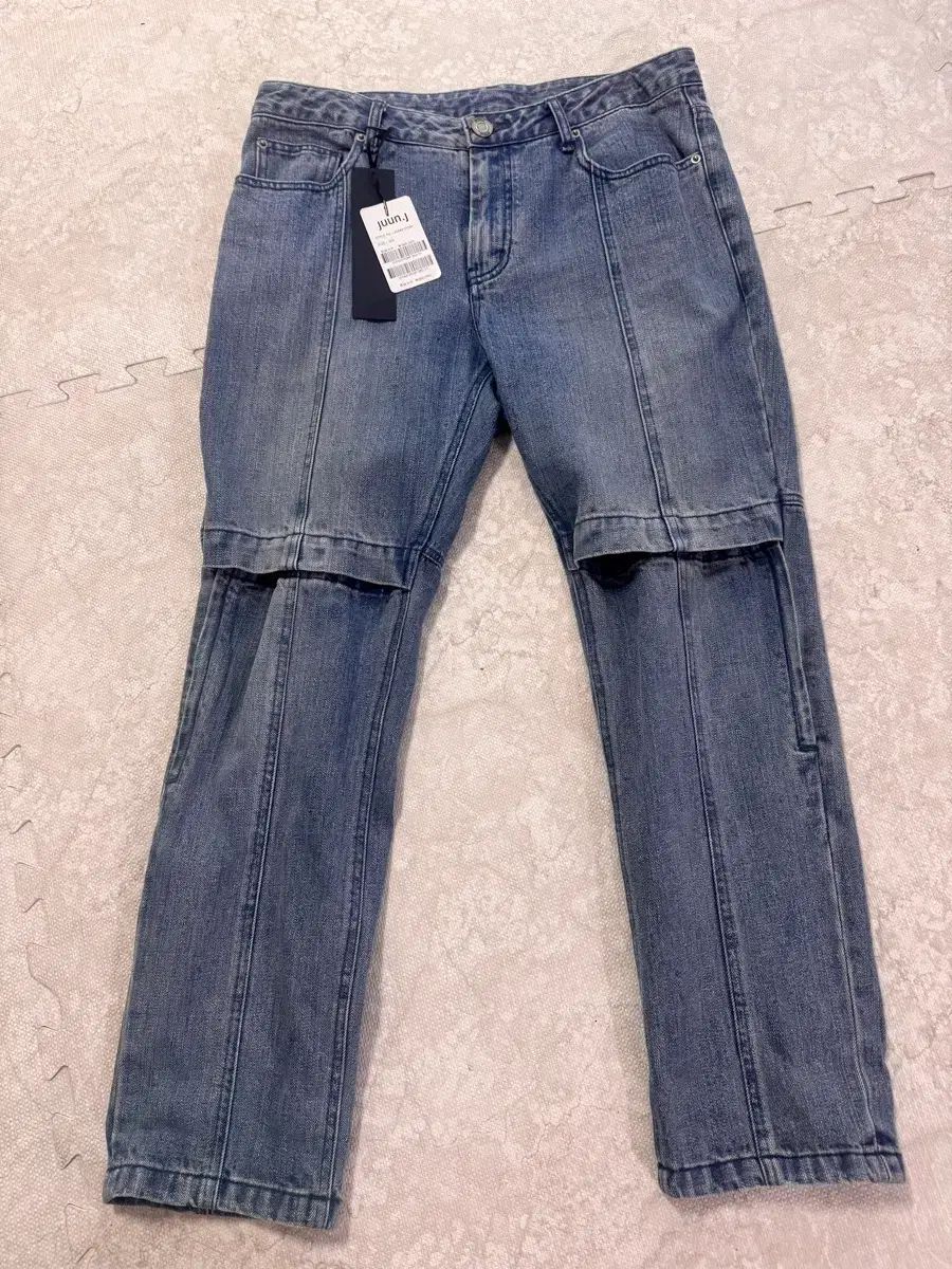 Juun.J ジュンジェイ ジュンジェイ 膝スリット デニムパンツ 50サイズ