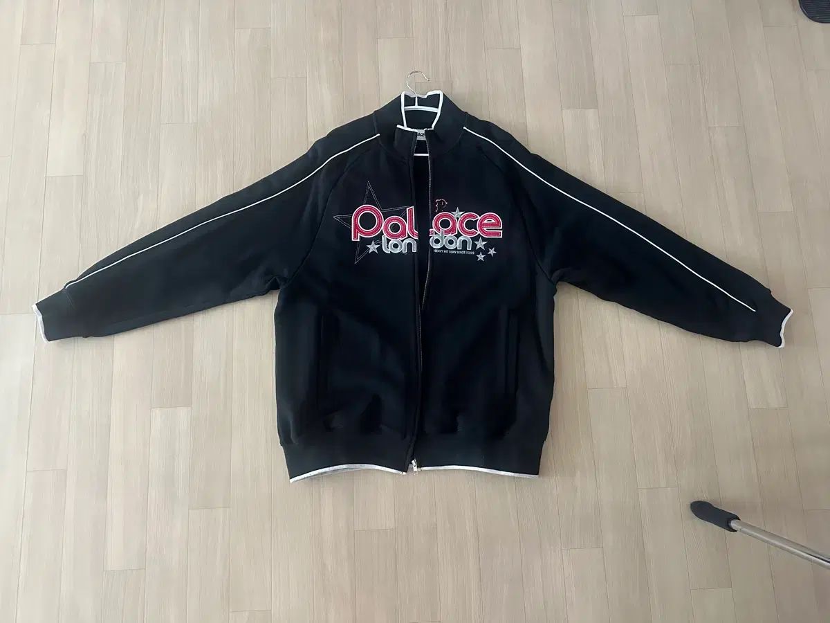 XL パレス ロンドン ジップアップ