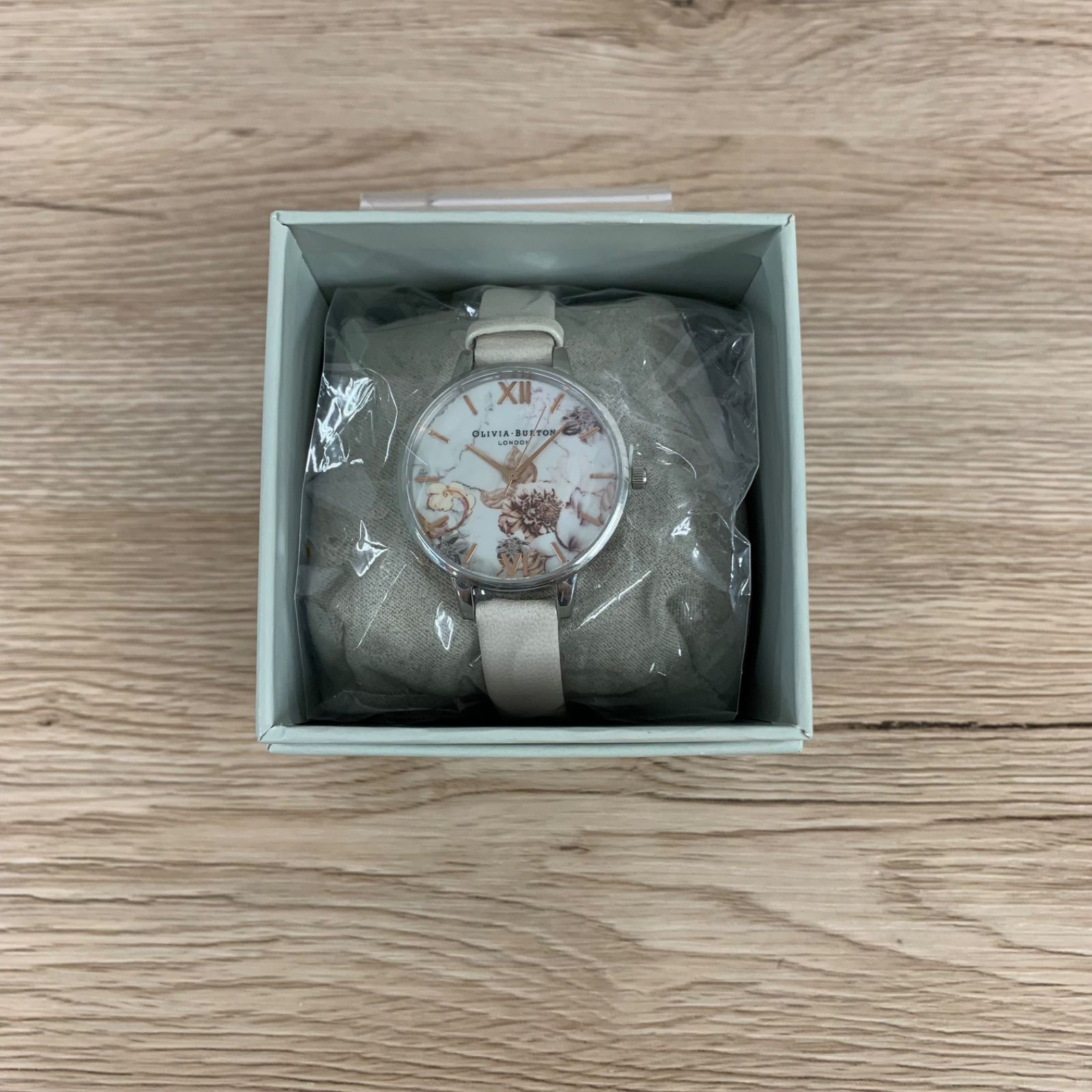 未使用 OLIVIA BURTON オリビアバートン 腕時計 クオーツ 箱付き 