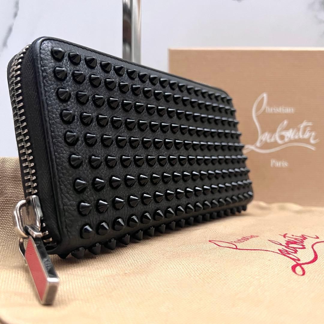 ◇美品◇ルブタン　パネトーネ　スパイクスタッズ長財布　シボ革　ブラック