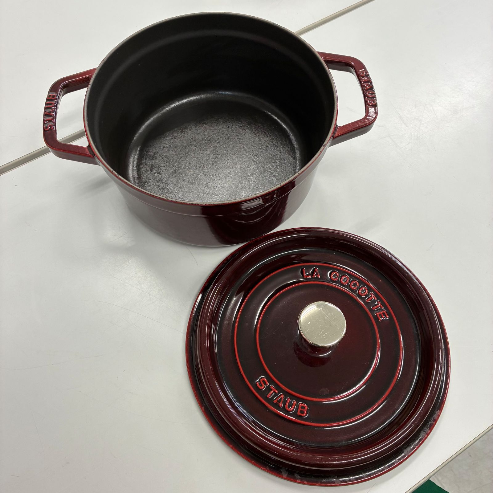 ☆STAUB ストウブ ピコ ココットラウンド 22cm グレナディンレッド